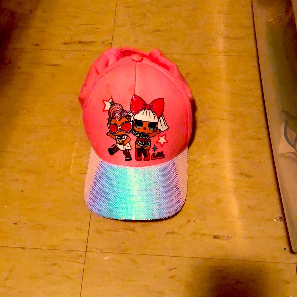 I am selling a hat
